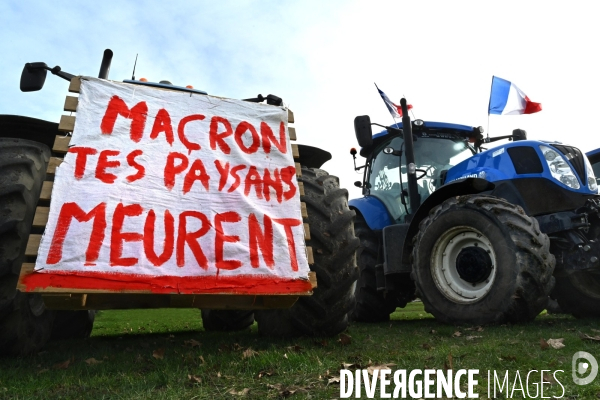 Manifestation des agriculteurs au château de Chambord