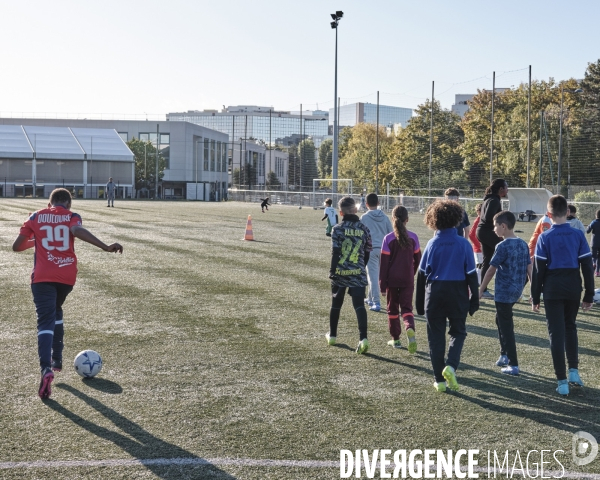 Val de Fontenay, Stade Pierre de Coubertin enfants à l’entrainement de foot-ball 