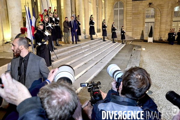 Emmanuel Macron , PR,  reçoit Volodymyr ZELENSKY, Président de l’Ukraine
