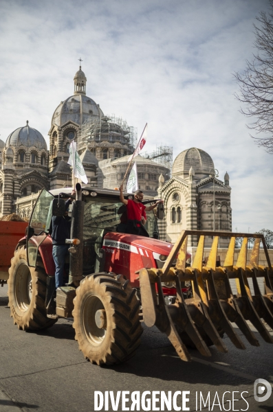 Las agriculteurs bloquent Marseille