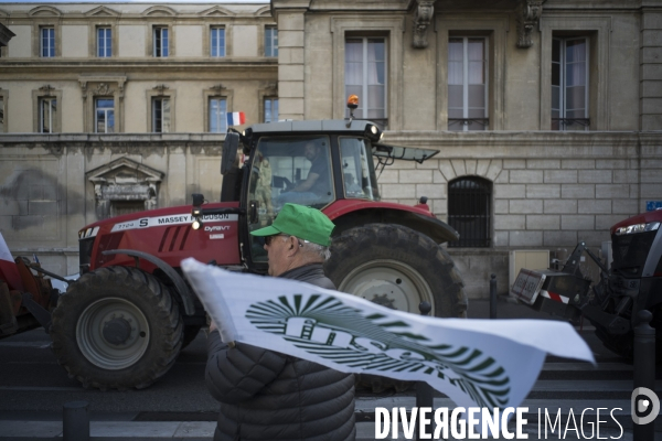 Las agriculteurs bloquent Marseille