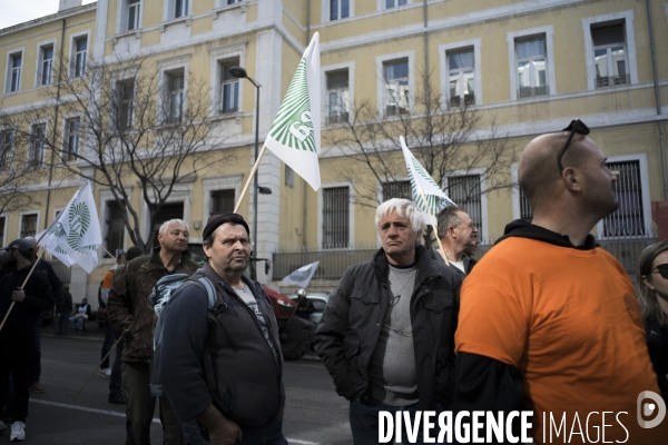 Las agriculteurs bloquent Marseille