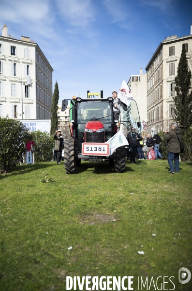 Las agriculteurs bloquent Marseille