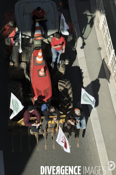 Las agriculteurs bloquent Marseille