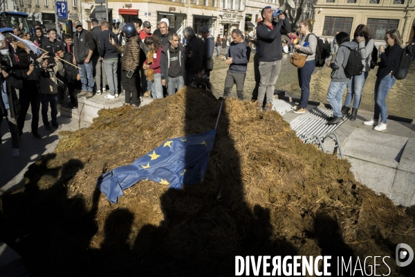 Las agriculteurs bloquent Marseille