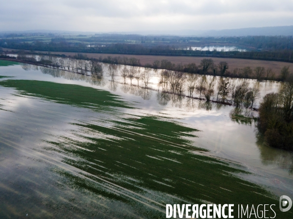 Vue de drone sur la crue de la Marne a Annet sur Marne.