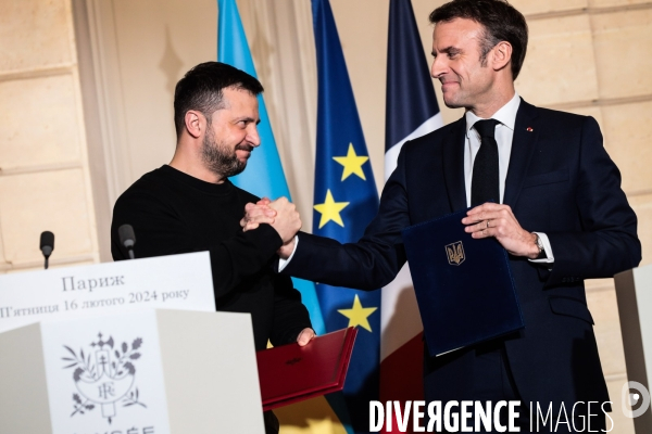 MACRON-ZELENSKY - Signature de l’accord bilatéral