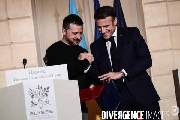 MACRON-ZELENSKY - Signature de l’accord bilatéral