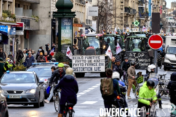 Manifestation Tracteurs Jeunes Agriculteurs et FNSEA  Paris