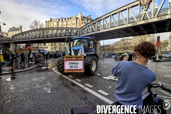 Manifestation Tracteurs Jeunes Agriculteurs et FNSEA  Paris