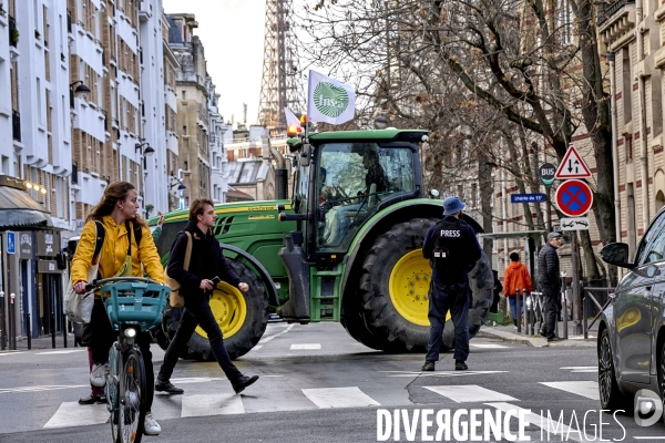 Manifestation Tracteurs Jeunes Agriculteurs et FNSEA  Paris