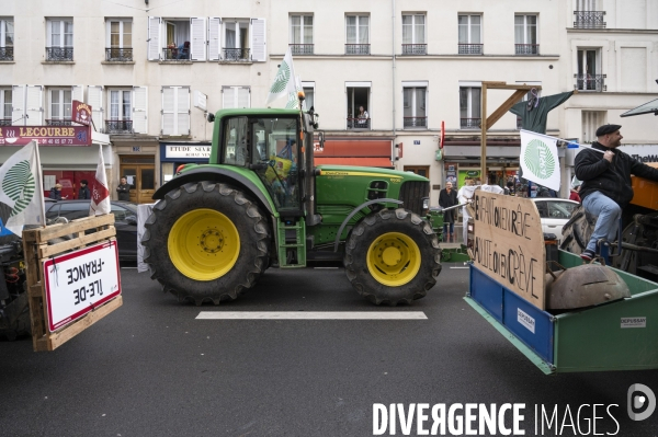 Le cortège des tracteurs