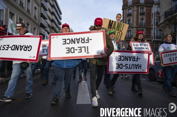 Le cortège des tracteurs