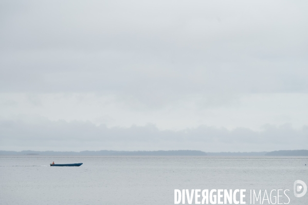 Gabon. Port-Gentil. Le bord de mer.