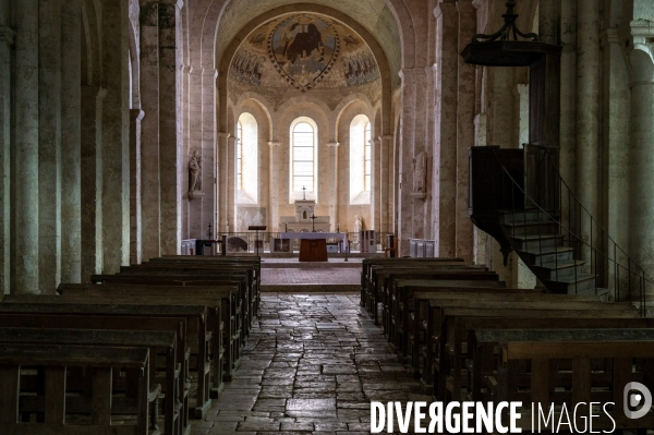 Eglise prieurale de Saint-Loup-de-Naud. 