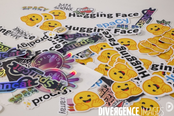 Dans les locaux parisiens de Hugging Face, start-up franco-américaine, actrice de l IA