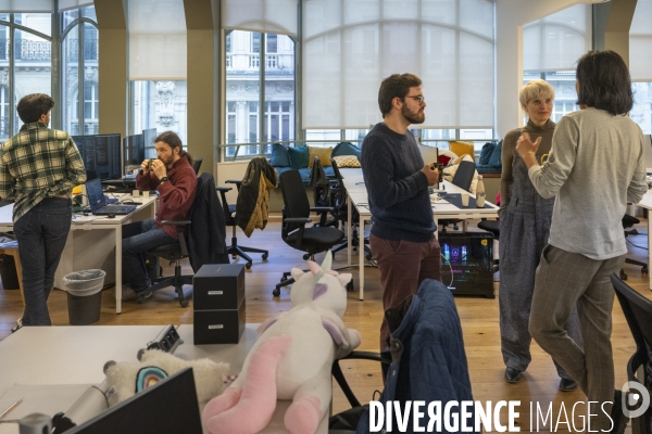 Dans les locaux parisiens de Hugging Face, start-up franco-américaine, actrice de l IA