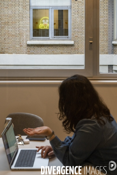 Dans les locaux parisiens de Hugging Face, start-up franco-américaine, actrice de l IA