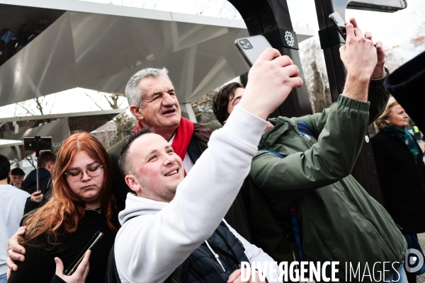 Jean Lassalle au Salon de l Agriculture 2024