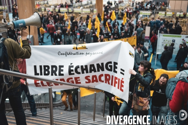 Salon de l agriculture - Manifestation Confederation paysanne