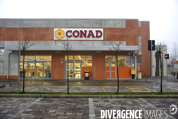Supermarché GONAD  italie Bologne