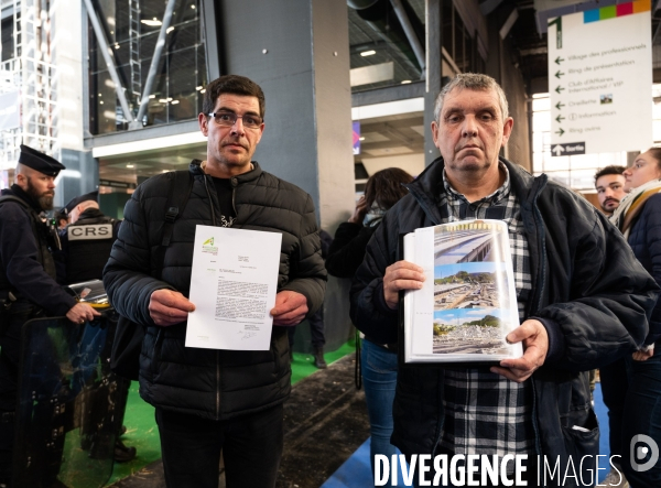 Salon de l Agriculture 2024. Agriculteurs et éleveurs en colère attendent le président Macron