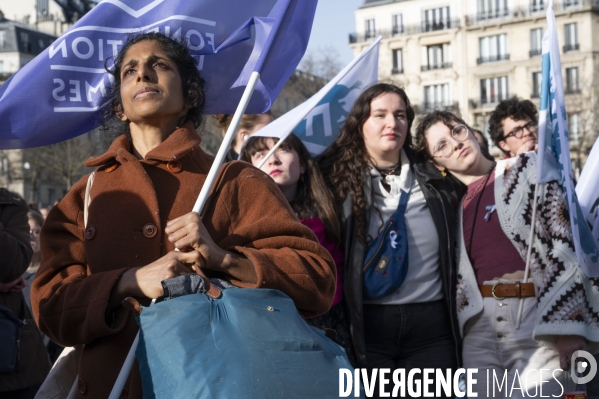 Suivi du vote du parlement et de l inscription de l IVG dans la constitution française depuis le Trocadéro.