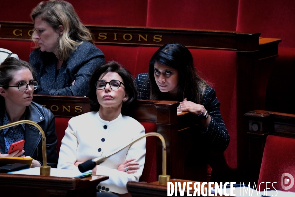 Assemblée Nationale / Questions aux gouvernement