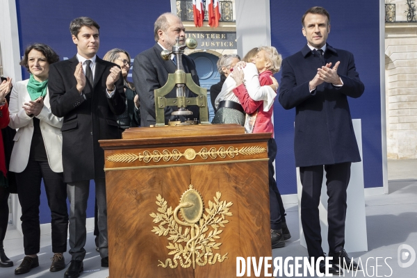 Cérémonie : constitution du 8 mars 2024 portant sur l’IVG