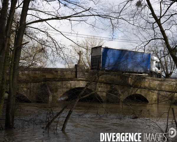 Inondations - riviere en alerte vigicrue