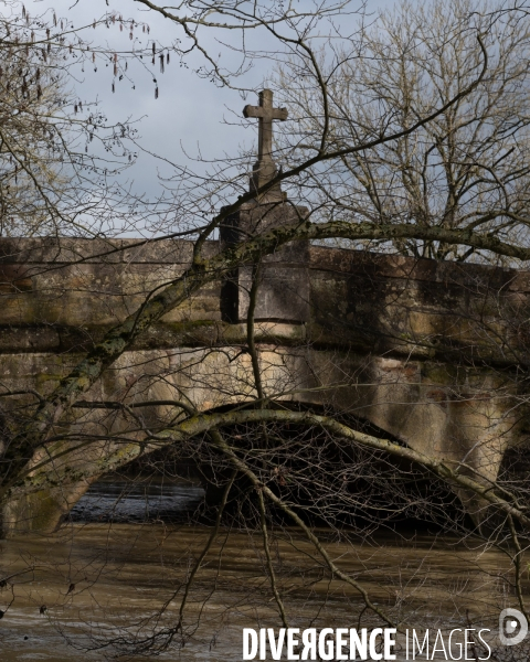 Inondations - riviere en alerte vigicrue