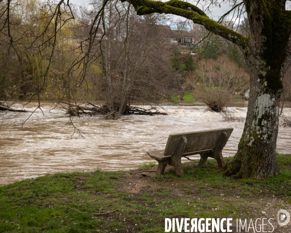 Inondations - riviere en alerte vigicrue