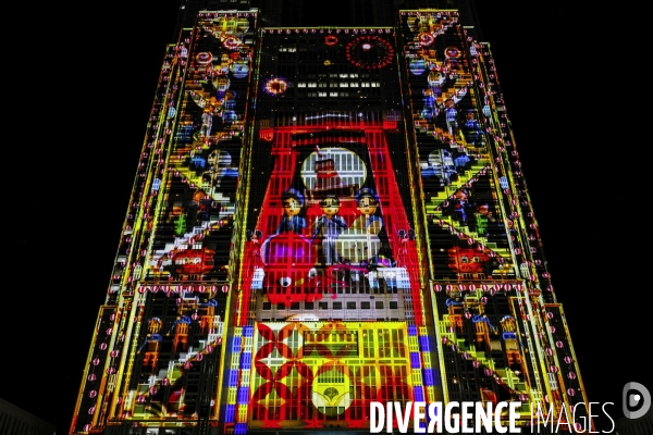 Le plus grand video mapping au monde illumine les tours du gouvernement metropolitain de tokyo