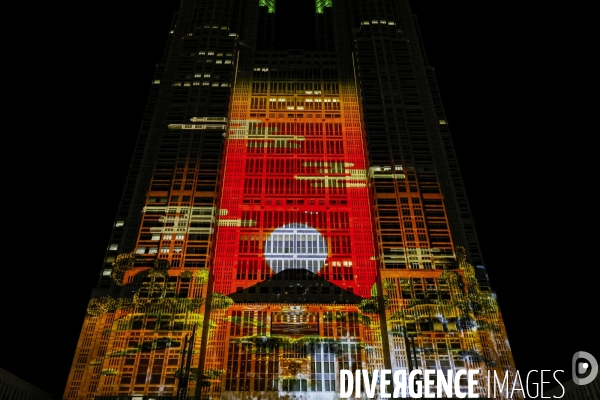 Le plus grand video mapping au monde illumine les tours du gouvernement metropolitain de tokyo