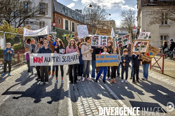 Manifestation pour le plan d urgence et contre la réforme