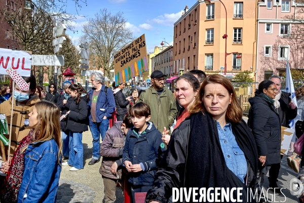 Manifestation pour le plan d urgence et contre la réforme