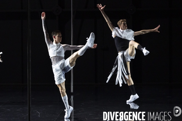 INSTANTLY FOREVER de Petter Jacobsson et Thomas Caley
