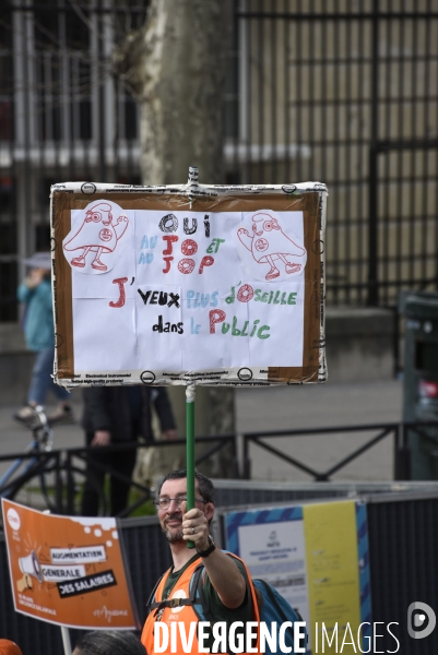 Manifestation dans la fonction publique, à Paris. Public sector workers demonstrate.
