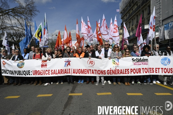 Manifestation dans la fonction publique, à Paris. Public sector workers demonstrate.