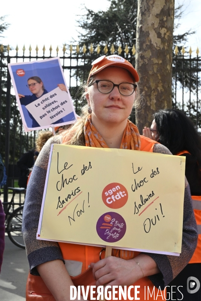 Manifestation dans la fonction publique, à Paris. Public sector workers demonstrate.