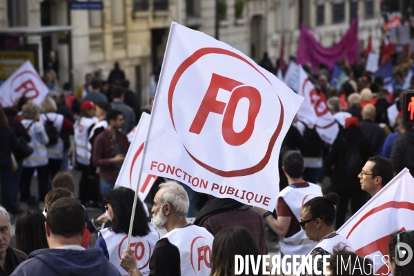 Manifestation dans la fonction publique, à Paris. Public sector workers demonstrate.