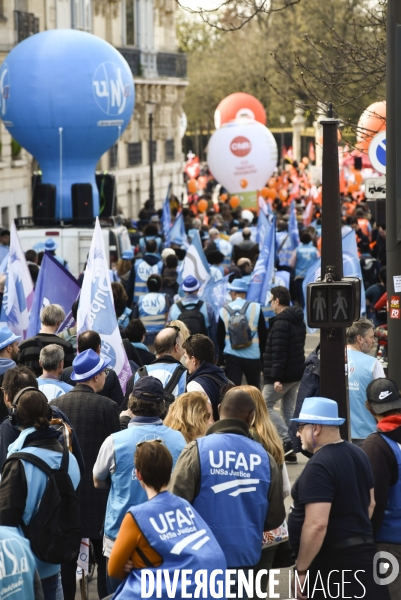 Manifestation dans la fonction publique, à Paris. Public sector workers demonstrate.
