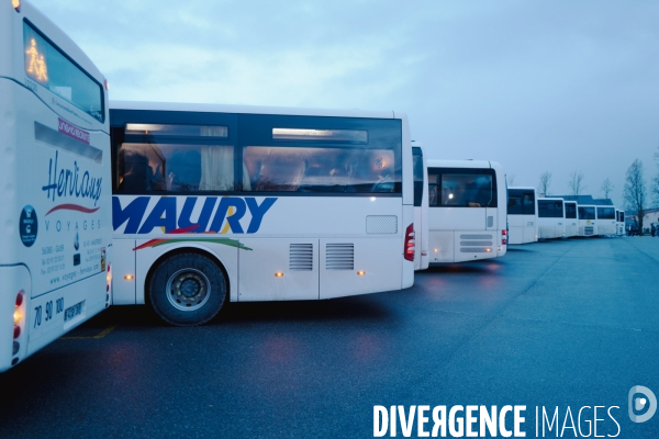 Dans le car scolaire de 6 h 52, avec des lycéens bretons