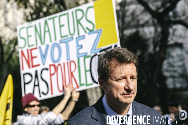 Rassemblement contre la ratification du CETA par le Senat