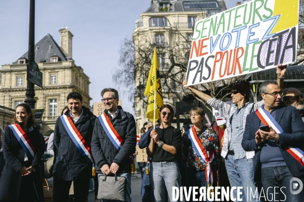 Rassemblement contre la ratification du CETA par le Senat