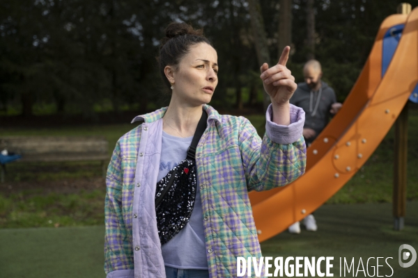 A Seine-Port, en Seine-et-Marne, après le votation, une charte  interdit  l usage du portable devant les écoles et les commerces.