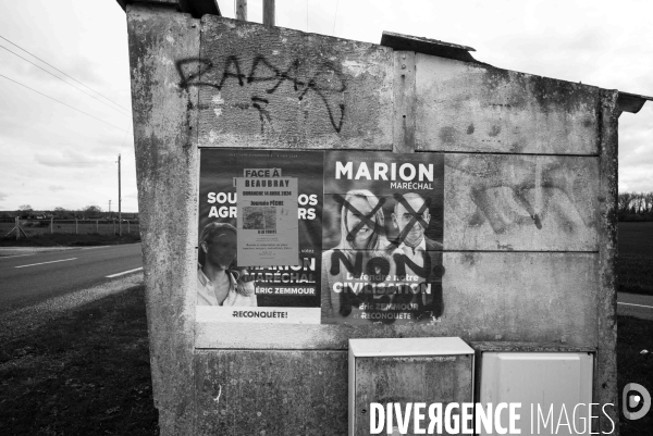 Affiche reconquête taguée