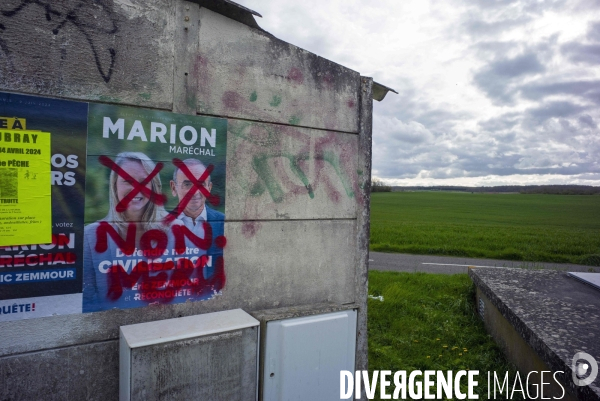 Affiche reconquête taguée