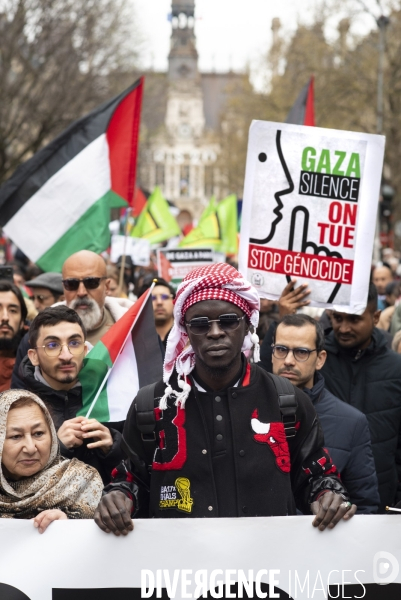 Conflit Israelo Palestinien. Manifestation  Gaza stop génocide  , à Paris. Israel-Gaza conflict.