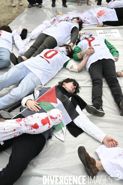 Conflit Israelo Palestinien.   Grève de la faim en soutien à Gaza   , Paris, le 6 avril. Israel-Gaza conflict.
